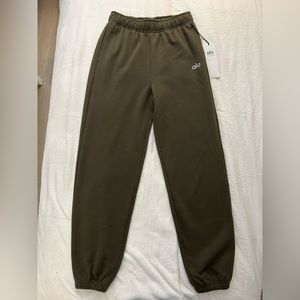 Alo Yoga - Accolade Sweatpants